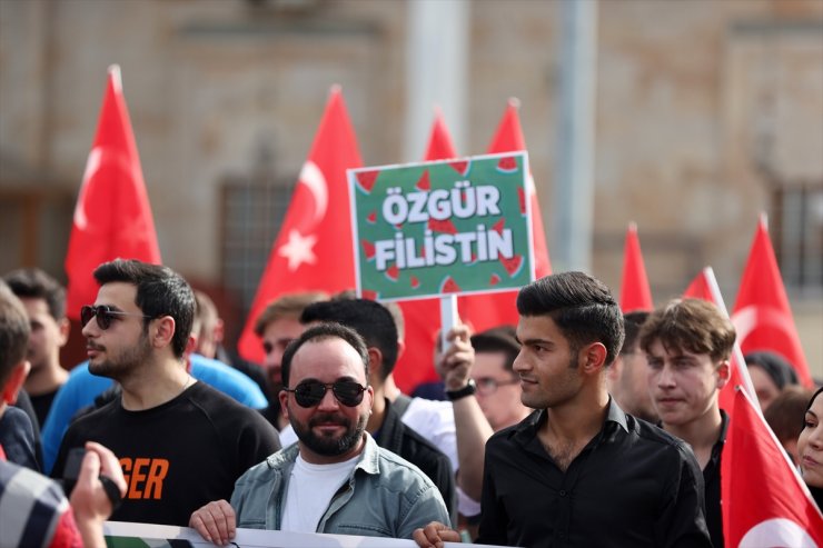 AK Parti'li gençler Zonguldak, Karabük ve Düzce'de İsrail'in saldırılarını protesto etti