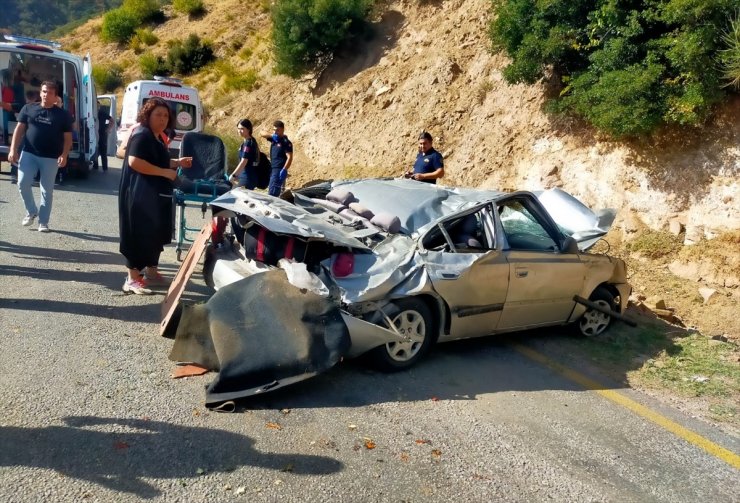 Aydın'da uçuruma devrilen otomobildeki 5 kişi yaralandı