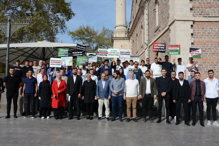 Balıkesir'de AK Parti'li gençler İsrail'i protesto etti