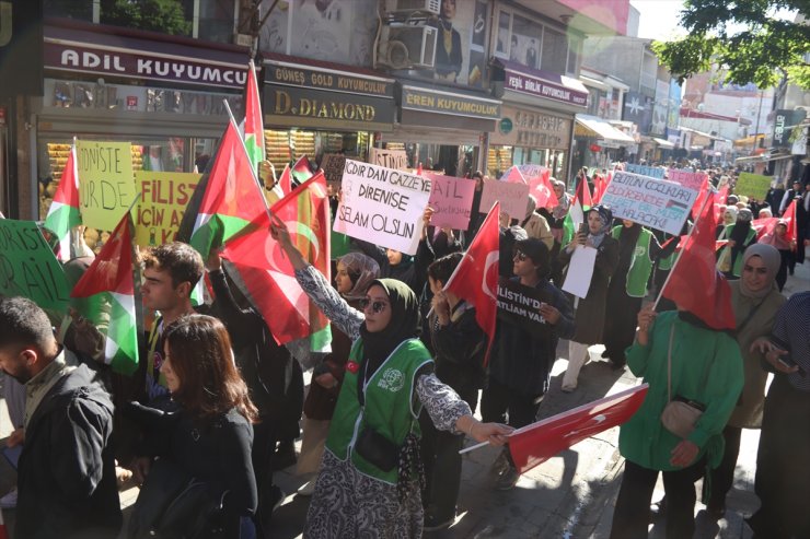 Doğu Anadolu'da AK Partili gençler, İsrail'in Gazze'ye saldırılarını protesto etti