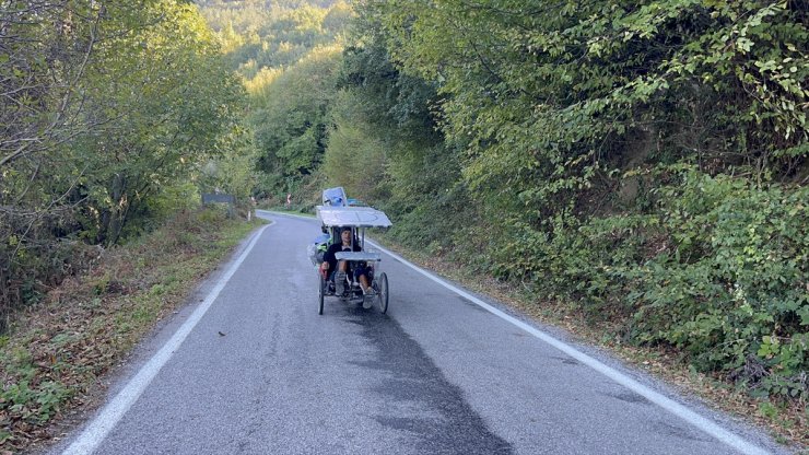 İtalyan gezgin bisikletle dünya turu yapıyor