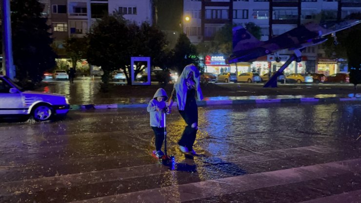 Kırklareli'nde şiddetli sağanak etkili oldu