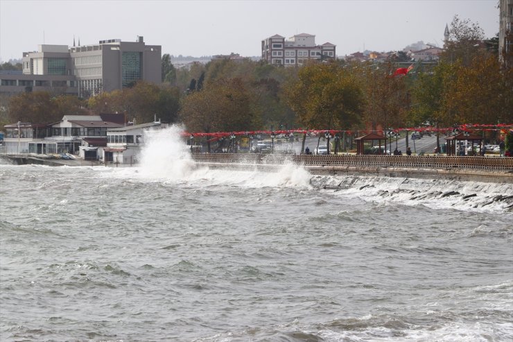 Tekirdağ'da deniz ulaşımına lodos engeli