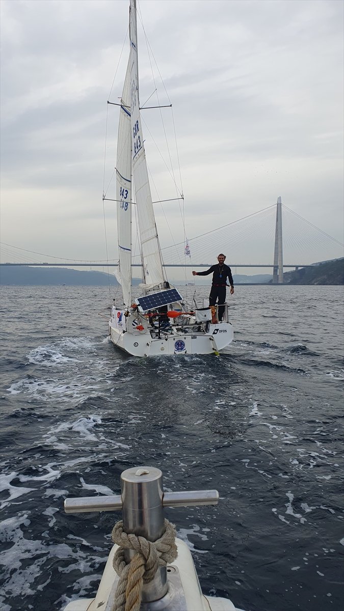 Türkiye turu rekor denemesinde Çanakkale Boğazı'nı geçti