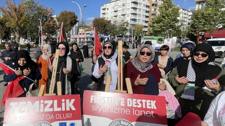 Çorum'da anneler İsrail'in Gazze'ye saldırılarını protesto etti