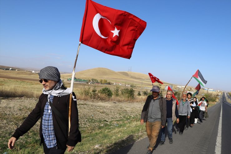 İstanbul'dan Gazze'ye başlatılan "Hürlerin Yürüyüşü" devam ediyor