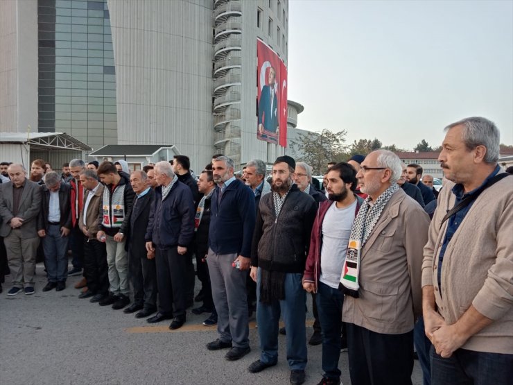 Malatya'da İHH üyeleri İncirlik Üssü'ne gitmek için yola çıktı