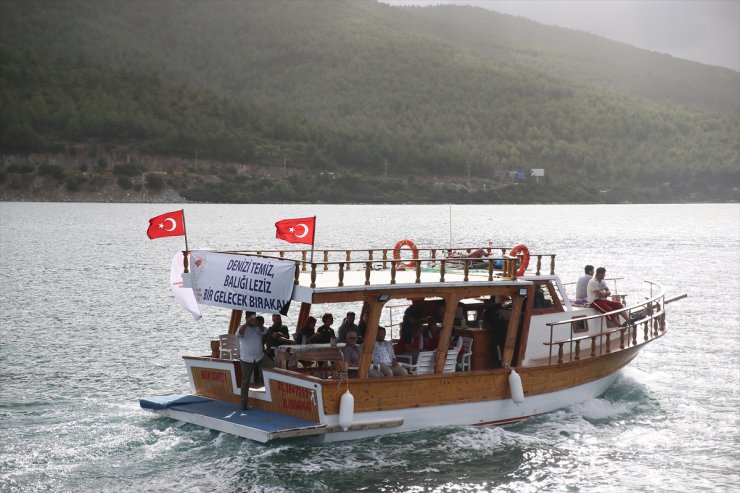 Bodrum'da deniz dibi ve kıyı temizliğinde yaklaşık 15 ton atık toplandı