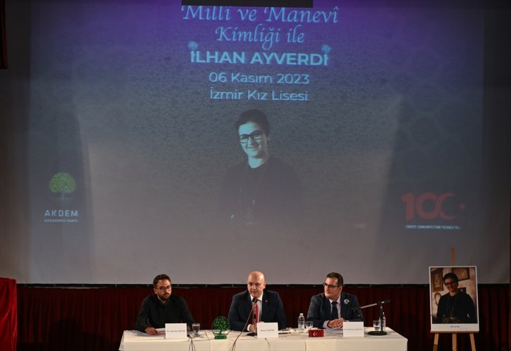 Dil bilimci İlhan Ayverdi, İzmir'de okuduğu lisede anıldı