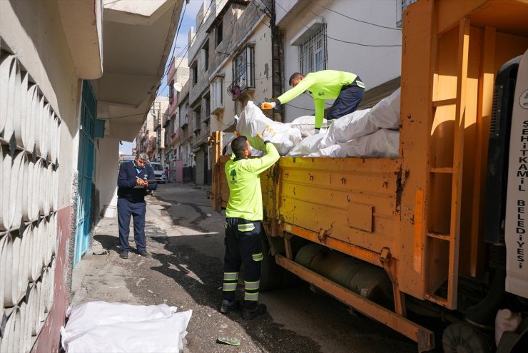 Gaziantep'te budanan ağaçlar dar gelirli ailelerin evini ısıtacak