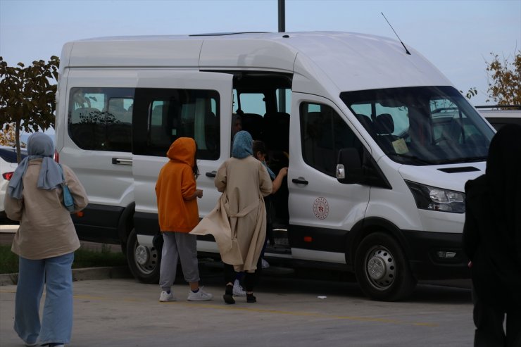 Yalova'da yaklaşık 140 üniversite öğrencisi gıda zehirlenmesi şüphesiyle hastanelere kaldırıldı