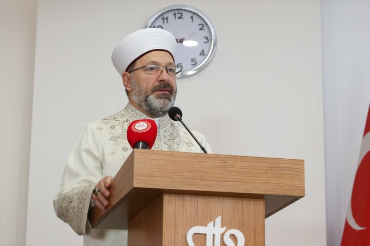 Diyanet İşleri Başkanı Erbaş "Vaizler Hizmet İçi Eğitim Semineri"nin açılışında konuştu: