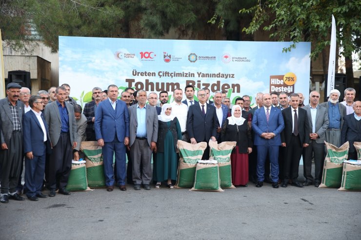 Diyarbakır'da çiftçilere 533 ton sertifikalı kırmızı mercimek tohumu verildi