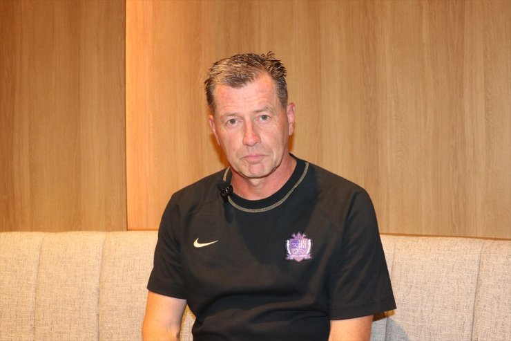 Michael Skibbe, teknik direktörlük yaptığı Hiroshima'da "Galatasaray stili" uyguluyor