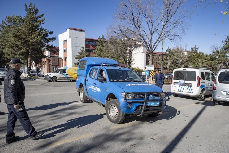 Erzurum'da 3 kişinin bıçakla yaralandığı kavgaya ilişkin 2 şüpheli tutuklandı