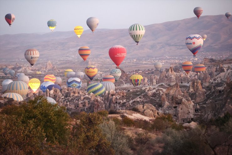 Kapadokya'yı 10 ayda 550 binden fazla turist gökyüzünden izledi