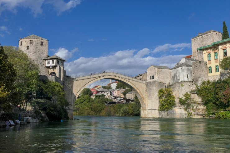 "Kültürlerin buluşma noktası" Mostar Köprüsü'nün yıkılışının üzerinden 30 yıl geçti