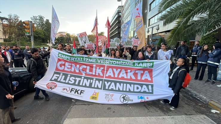 Beyoğlu'nda bir grup üniversite öğrencisi Filistin'e destek yürüyüşü yaptı