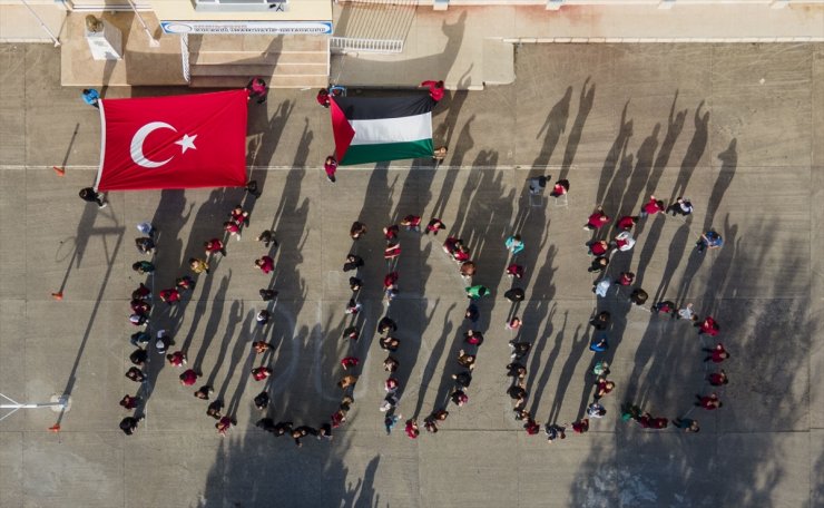 Sakarya'da öğrenciler "Kudüs" koreografisi oluşturdu