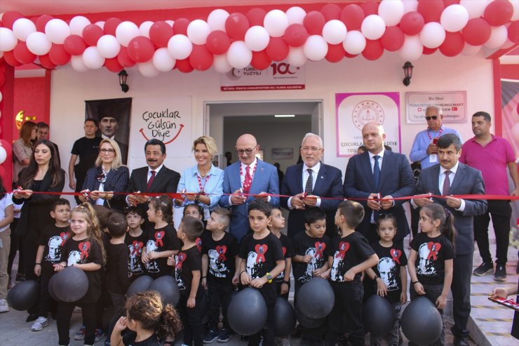 Çocuklar Gülsün Diye Derneği öncülüğünde Hatay'da yaptırılan anaokulu açıldı