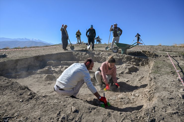 Van'daki İremir Höyüğü'nde Demir Çağı izleri araştırılıyor