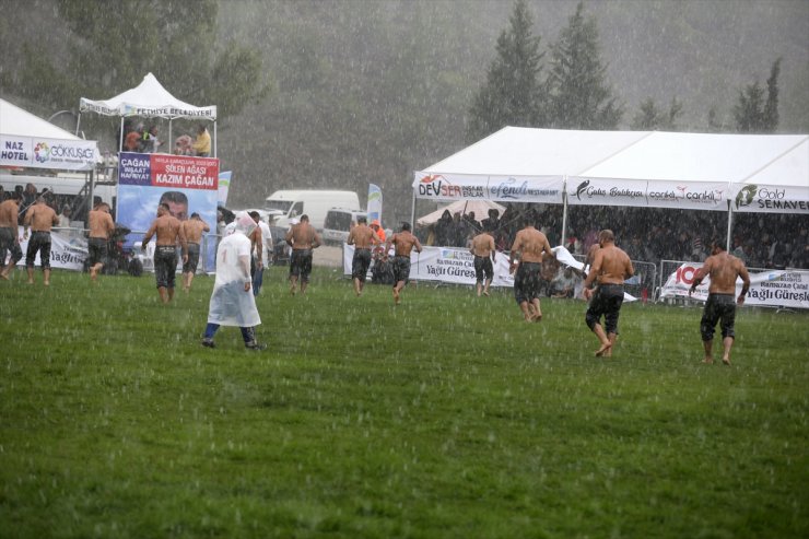 Fethiye Ramazan Çatal Yağlı Güreşleri'ni başpehlivan Mustafa Batu kazandı