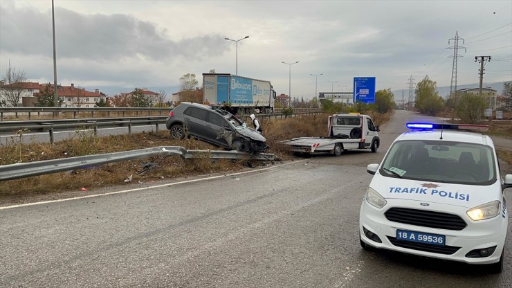 Çankırı'da şarampole devrilen araçtaki 2'si çocuk 5 kişi yaralandı