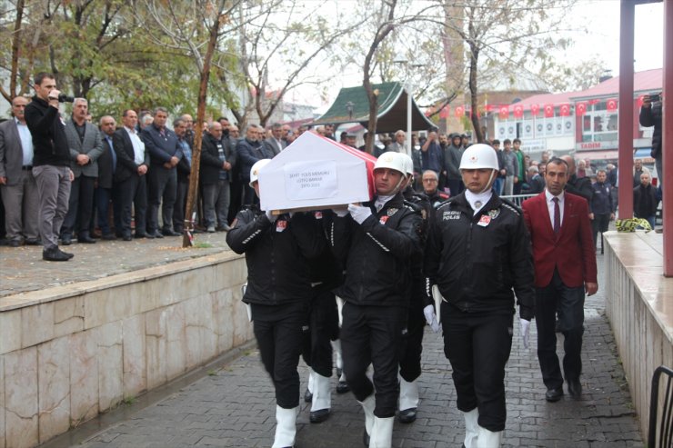 İstanbul'da şehit olan polis memuru Lütfü Baykar memleketi Bitlis'te son yolculuğuna uğurlandı