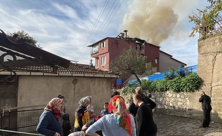 Kocaeli'de doğalgaz sobasından çıkan yangın söndürüldü