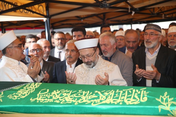 Diyanet İşleri Başkanı Erbaş'ın annesinin cenazesi Ordu'da toprağa verildi