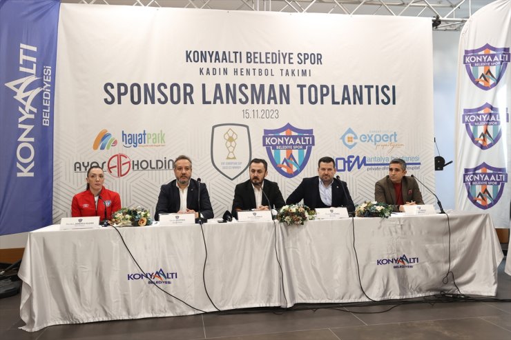 Konyaaltı Belediyespor Kadın Hentbol Takımı, tüm kulvarlarda şampiyonluğu hedefliyor