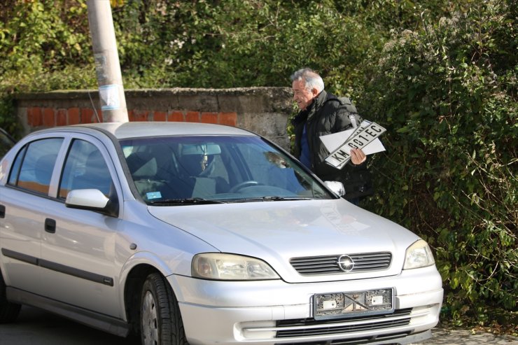 Kosova'nın kuzeyinde yaklaşık 1500 Sırp, "Kosova Cumhuriyeti" araç plakası aldı