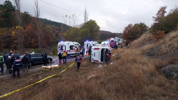 GÜNCELLEME - Amasya'da devrilen otobüsteki 27 yolcu yaralandı