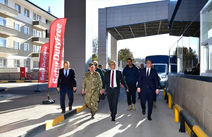 Ardahan Valisi Çiçek, Türkgözü Gümrük Kapısı'nda incelemelerde bulundu