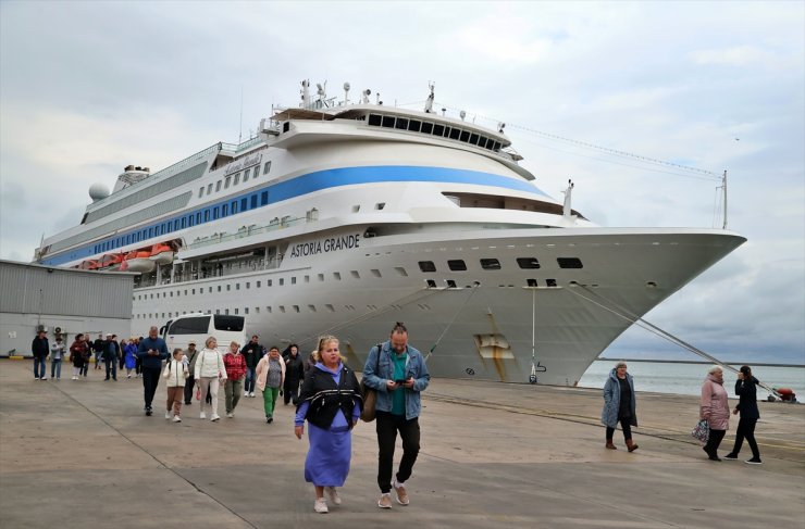 "Astoria Grande" kruvaziyeri Samsun'a geldi