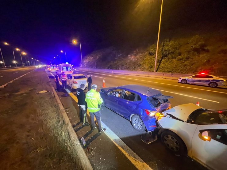 Bolu Dağı Tüneli viyadüklerinde zincirleme trafik kazasında 6 kişi yaralandı