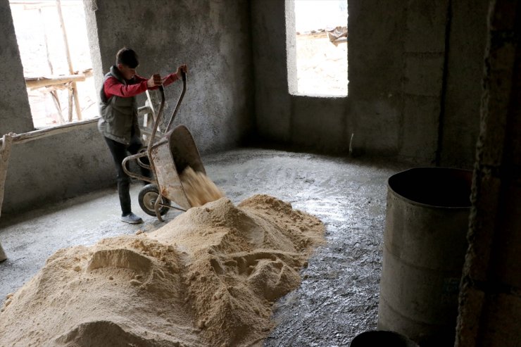 Depremzedelerin "yerinde dönüşüm" ile başlattığı konut inşaatları yükseliyor