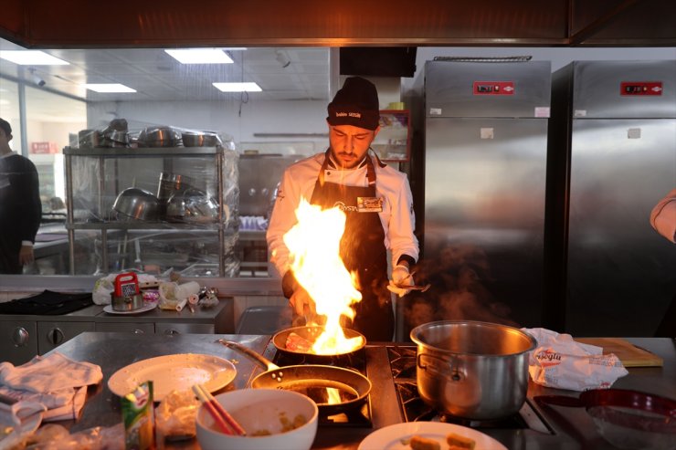 Sivas'ta üniversiteler arası "Anadolu'nun Mirası Soframda" yemek yarışması başladı