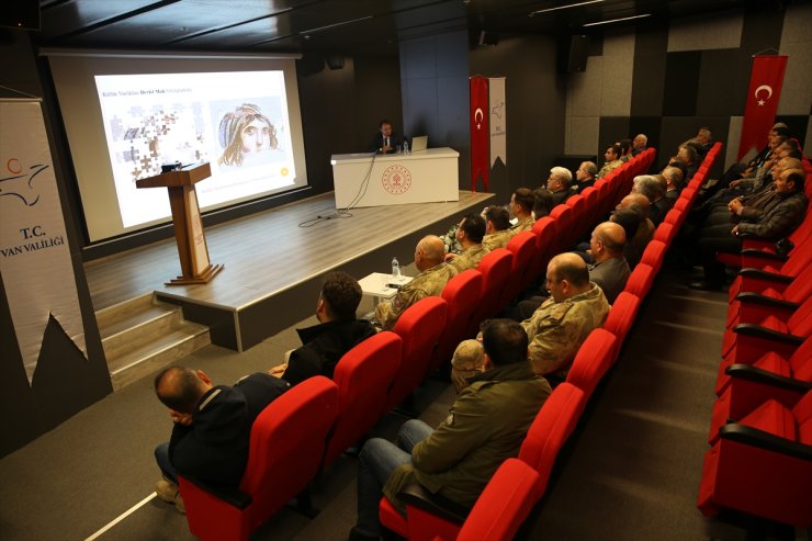 Van'da "Kültür Varlıklarını Koruma ve Kaçakçılıkla Mücadele" semineri düzenlendi