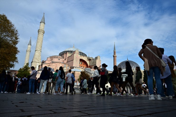 Ayasofya Camiine girişlerin ayrılacak olması vatandaşı sevindirdi