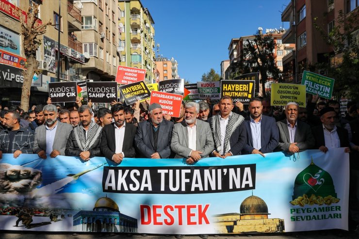 Diyarbakır ve Batman'da İsrail'in Gazze'ye yönelik saldırıları protesto edildi