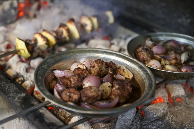 Gastronomi kenti Gaziantep'te kış yemekleri ateşle buluştu