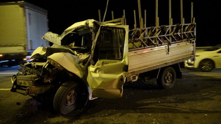 Anadolu Otoyolu Kocaeli geçişinde trafik kazası ulaşımı aksattı