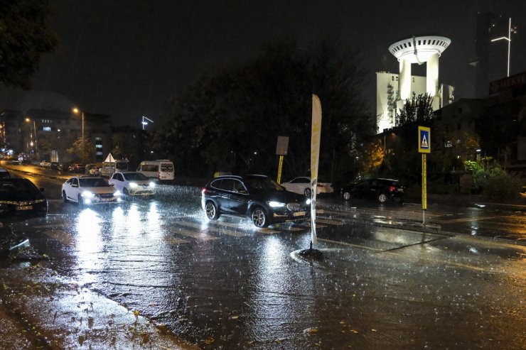 Başkentte sağanak etkili oldu