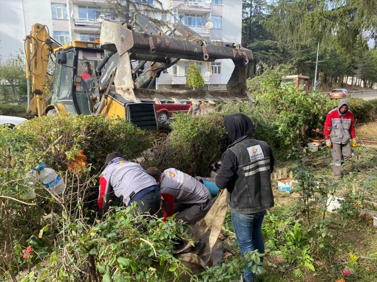 Seydişehir'de fırtına çatı uçurdu, çiçek seralarına zarar verdi