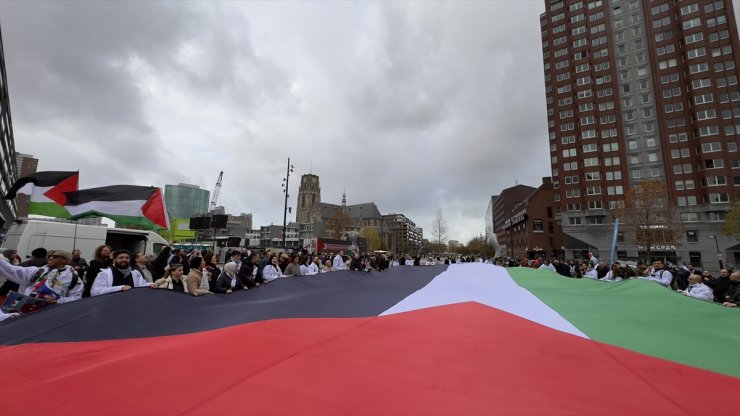 Hollanda'da Filistin'e destek gösterisi düzenlendi