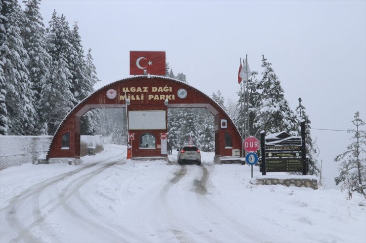 Ilgaz Dağı'nda kar kalınlığı 10 santimetreyi geçti