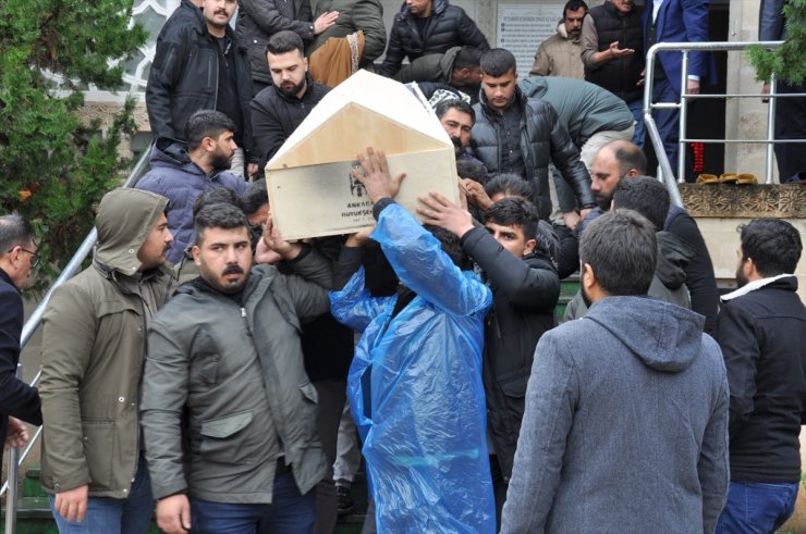 Batman'daki selde hayatını kaybeden kadının cenazesi toprağa verildi