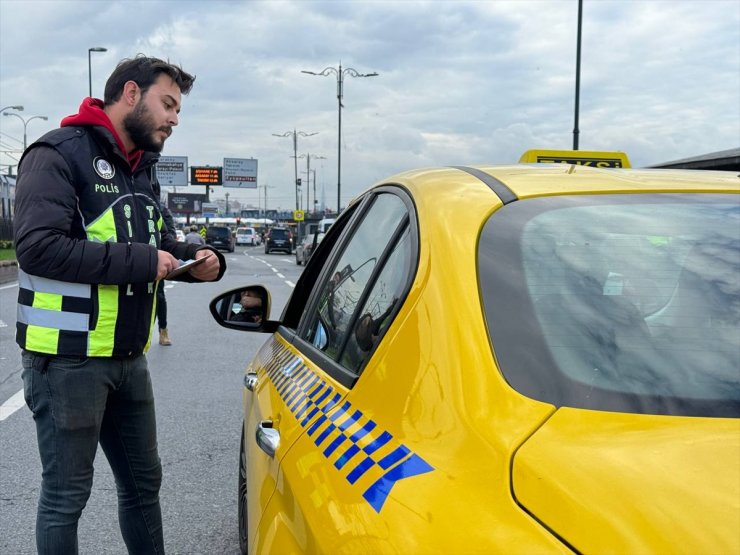 İstanbul'da taksi sürücülerine yönelik denetim yapıldı