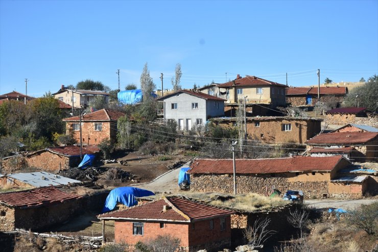 Afyonkarahisar'da sobadan sızan gazdan zehirlenen 2 kardeş öldü